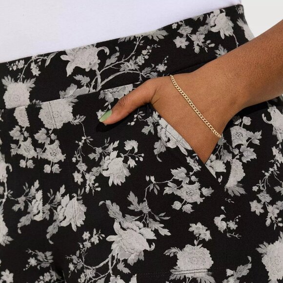 ❤️NWT VINTAGE TORRID POCKETS LEGGING - FLORAL PRINT - PEDAL PUSHER - PLUS SIZE - Picture 3 of 11